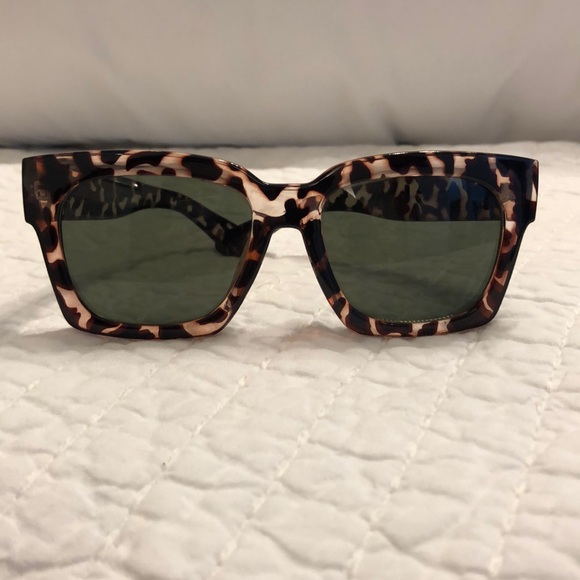 Quay Australia Accessories - Quay Australia Midnight Runner sunglasses